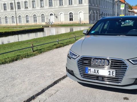 Photo du véhicule AUDI E-TRON 2.0L BI TURBU 213CV BVA 10 HARD TOP CLIM