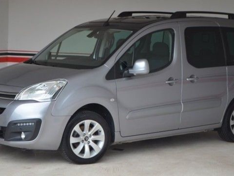 Photo du véhicule CITROËN BERLINGO 1.6 HDI 120CV BV6 SHINE  TOIT PANO CAMERA GPS PDC AR BLEUTOOTH SIEGES CHAUFFANTS