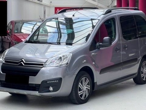 Photo du véhicule CITROËN BERLINGO KOMBI 1.6 HDI  120CV  XTR  SIEGES CHAUFFANTS PREMIERE MAINS PDC