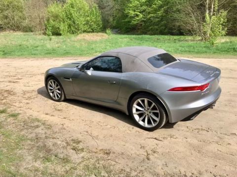 Photo du véhicule JAGUAR F-TYPE S CABRIO 380 PS