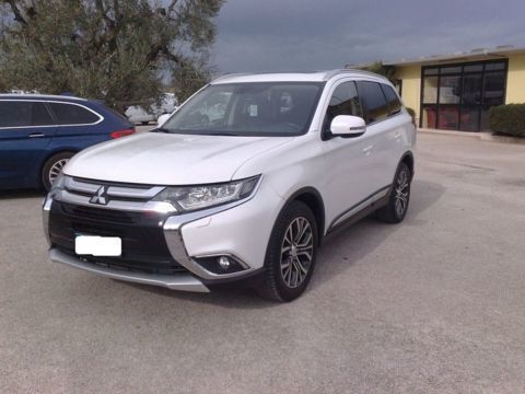 Photo du véhicule MITSUBISHI OUTLANDER 2.3DCI 150CV 4X4 - 2017